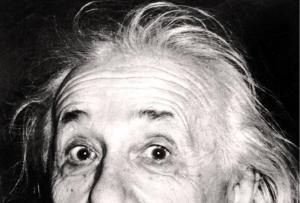 अल्बर्ट आइंस्टीन की लघु जीवनी